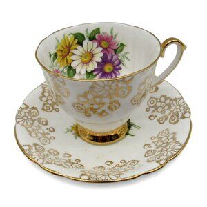 WINDSOR Tea Cup And Saucer With Floral And Gold Lace Pattern England Vintage
